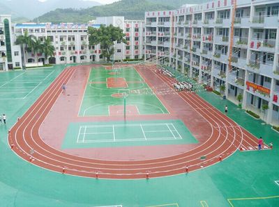 清溪银河学校200米塑胶跑